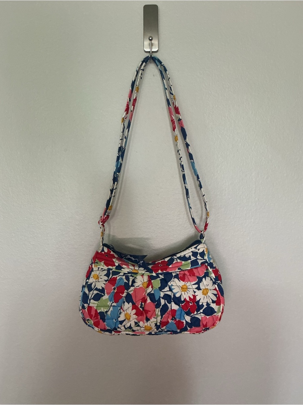 Vera Bradley Retired print ‘Summer Cottage Quilted crossbody